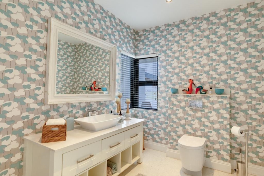 5 Bedroom Property for Sale in Cloudy Creek Free State